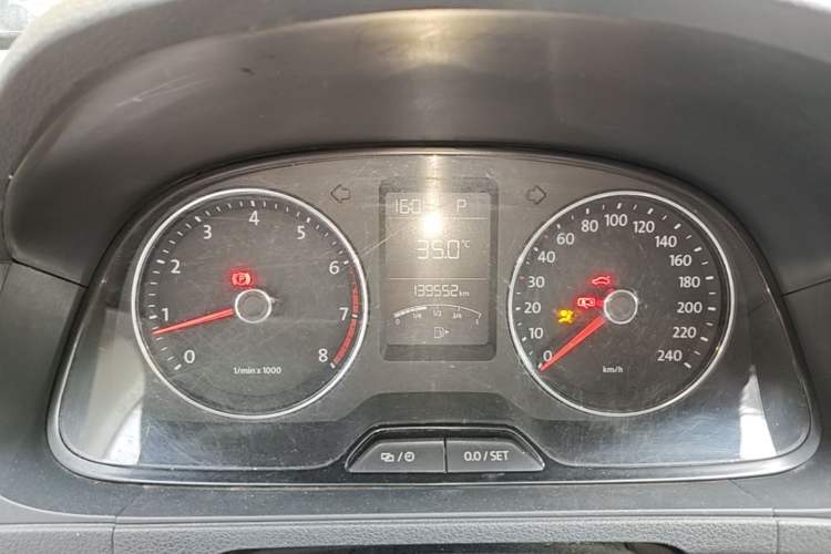 Used Volkswagen Lavida 2014 1.6L Automatic Sport Edition Instrument Cluster