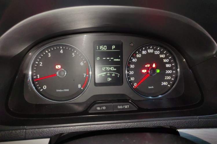 Used Volkswagen Lavida 2014 1.6L Automatic Sport Edition Instrument Cluster