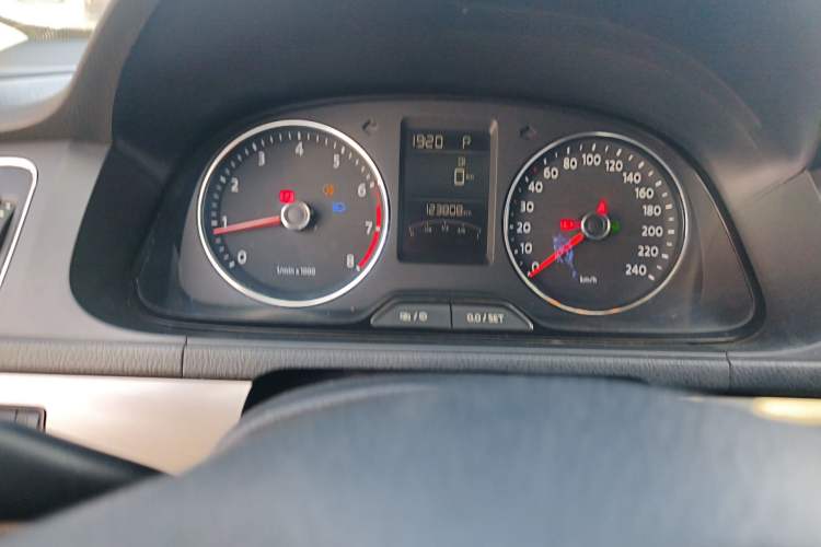 Used Volkswagen Lavida 2014 1.6L Automatic Sport Edition Instrument Cluster