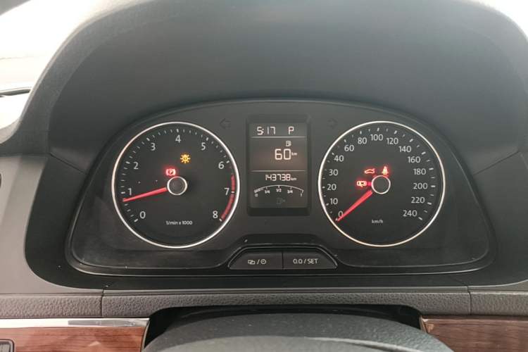 Used Volkswagen Lavida 2014 1.6L Automatic Sport Edition Instrument Cluster