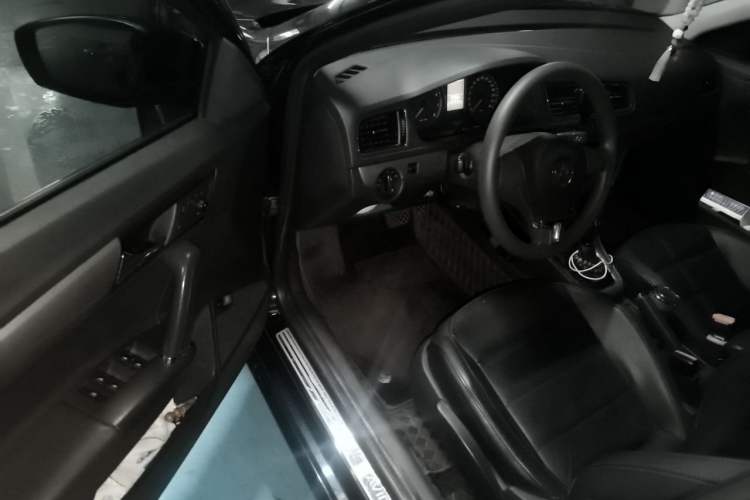 Used Volkswagen Lavida 2014 1.4TSI DSG 30th Anniversary Edition Interior 3