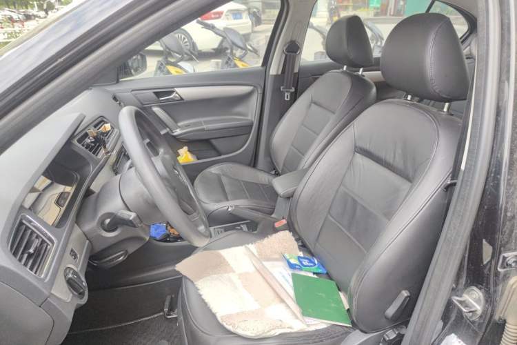 Used Volkswagen Lavida 2014 1.6L Automatic Sport Edition Left Front Seat