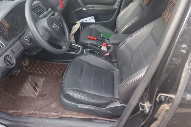 Used Volkswagen Lavida 2014 1.6L Automatic Sport Edition Left Front Seat