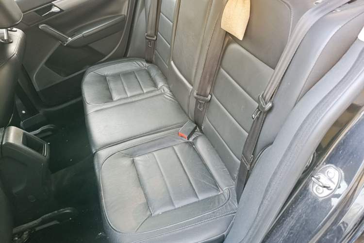 Used Volkswagen Lavida 2014 1.6L Automatic Sport Edition Left Rear Seat