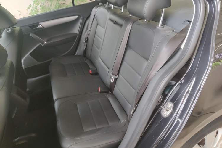 Used Volkswagen Lavida 2014 1.4 TSI DSG BlueMotion Technology Version Left Rear Seat