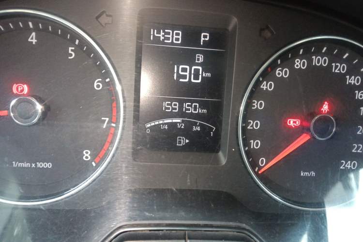 Used Volkswagen Lavida 2014 1.6L Automatic Sport Edition Odometer Close Up