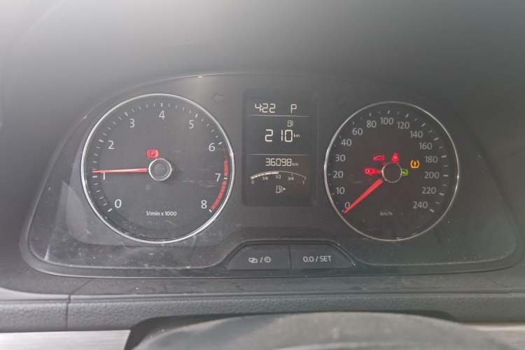 Used Volkswagen Lavida 2014 1.6L Automatic Sport Edition Odometer Close Up