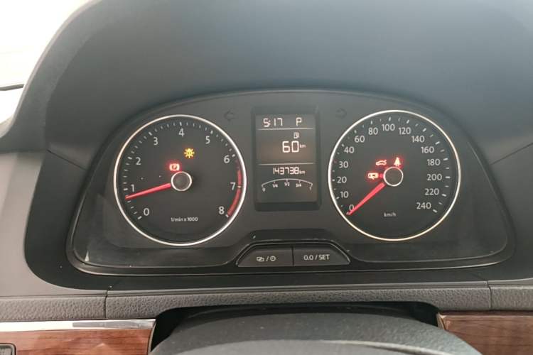 Used Volkswagen Lavida 2014 1.6L Automatic Sport Edition Odometer Close Up