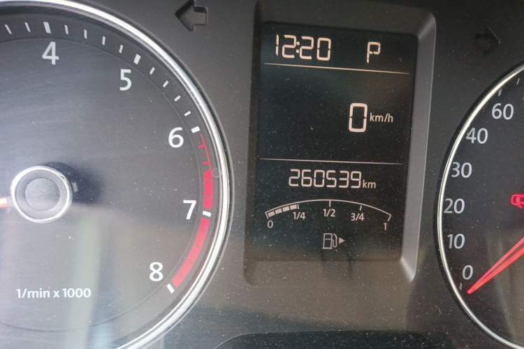 Used Volkswagen Lavida 2014 1.6L Automatic Sport Edition Odometer Close Up