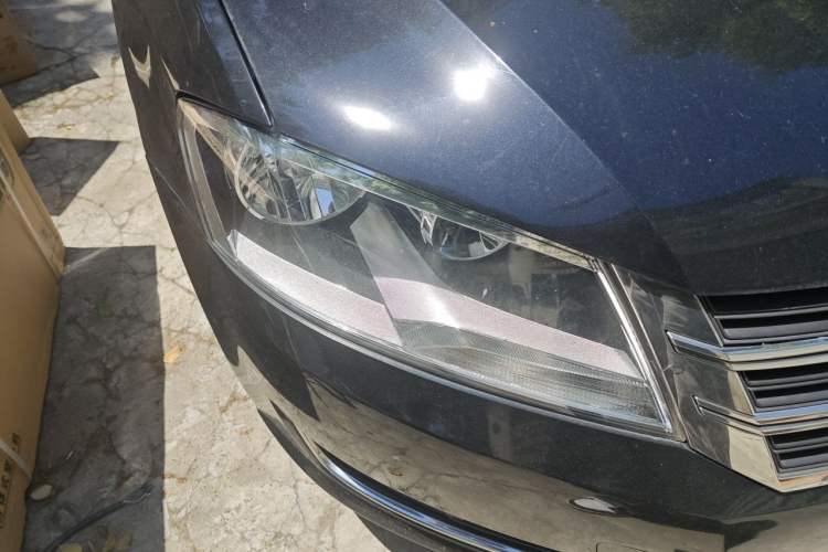 Used Volkswagen Lavida 2014 1.4TSI DSG 30th Anniversary Edition Right Front Headlight