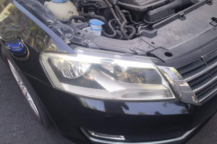 Used Volkswagen Lavida 2014 1.4TSI DSG Sport Edition Right Front Headlight