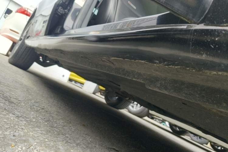 Used Volkswagen Lavida 2014 1.4TSI DSG 30th Anniversary Edition Right Side Sill