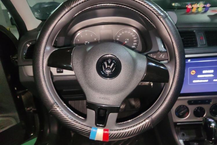 Used Volkswagen Lavida 2014 1.6L Automatic Sport Edition Steering Wheel