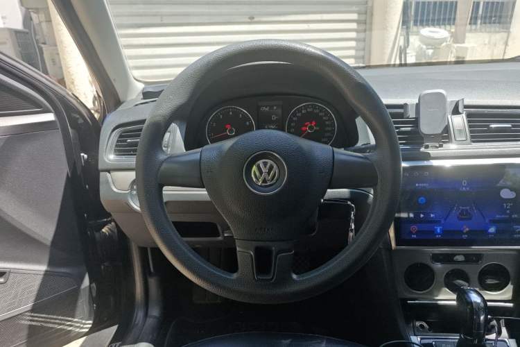 Used Volkswagen Lavida 2014 1.4TSI DSG 30th Anniversary Edition Steering Wheel