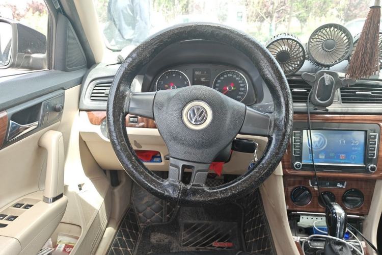 Used Volkswagen Lavida 2014 1.4TSI DSG 30th Anniversary Edition Steering Wheel