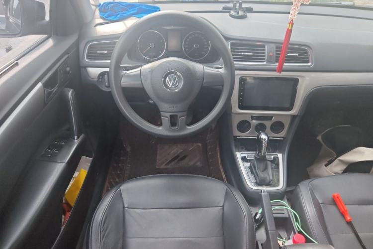 Used Volkswagen Lavida 2014 1.6L Automatic Sport Edition Steering Wheel