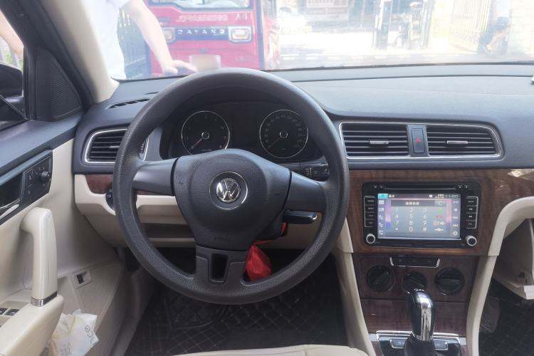 Used Volkswagen Lavida 2014 1.4TSI DSG Sport Edition Steering Wheel
