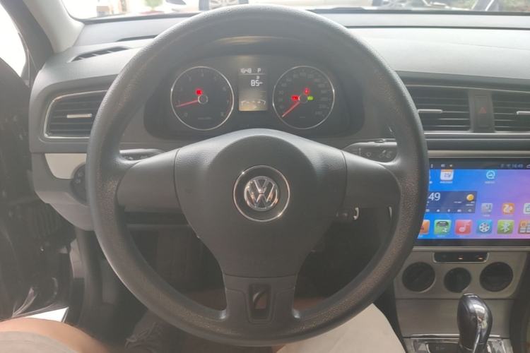 Used Volkswagen Lavida 2014 1.4 TSI DSG BlueMotion Technology Version Steering Wheel