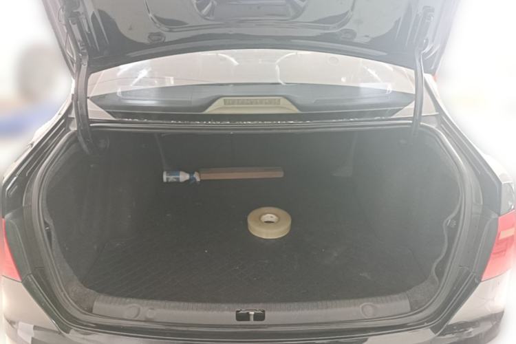 Used Volkswagen Lavida 2014 1.6L Automatic Sport Edition Trunk