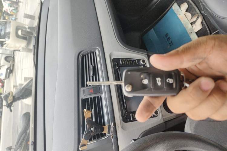 Used Volkswagen Lavida 2014 1.6L Automatic Sport Edition Vehicle Key