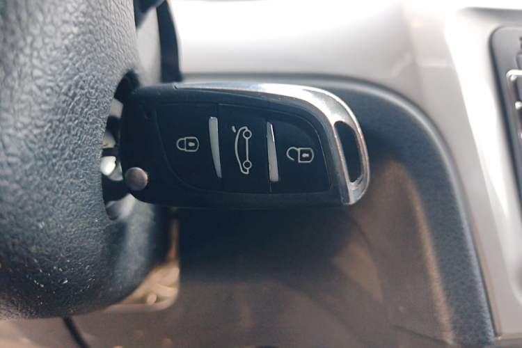 Used Volkswagen Lavida 2014 1.6L Automatic Sport Edition Vehicle Key