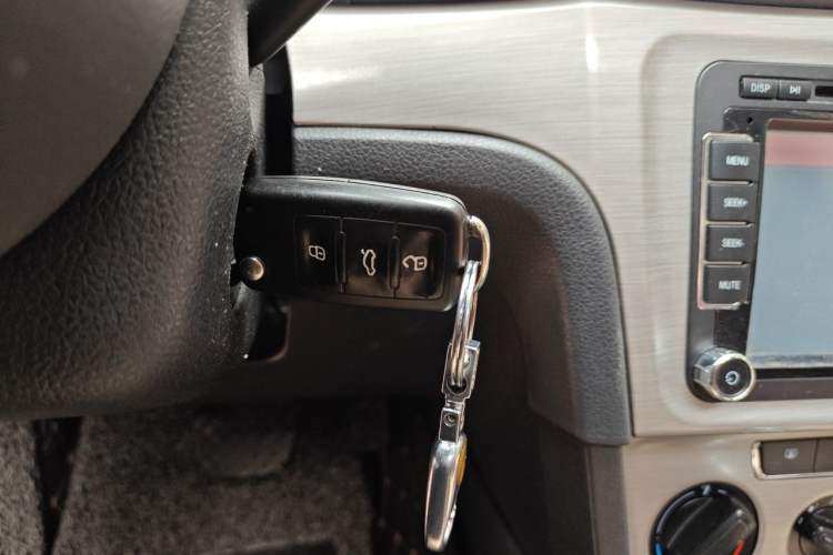Used Volkswagen Lavida 2014 1.4TSI DSG 30th Anniversary Edition Vehicle Key