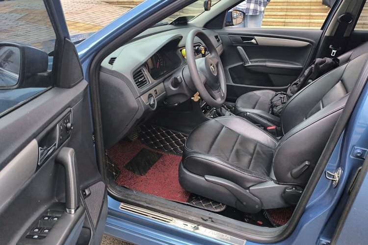 Used Volkswagen Lavida 2014 1.4TSI DSG Sport Edition Driver Seat