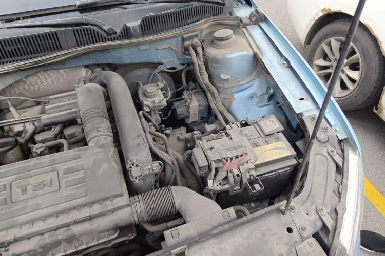 Used Volkswagen Lavida 2014 1.4 TSI DSG BlueMotion Technology Version Engine Bay Left
