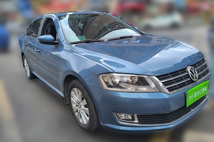 Used Volkswagen Lavida 2014 1.4TSI DSG Sport Edition Front Right 45 Deg