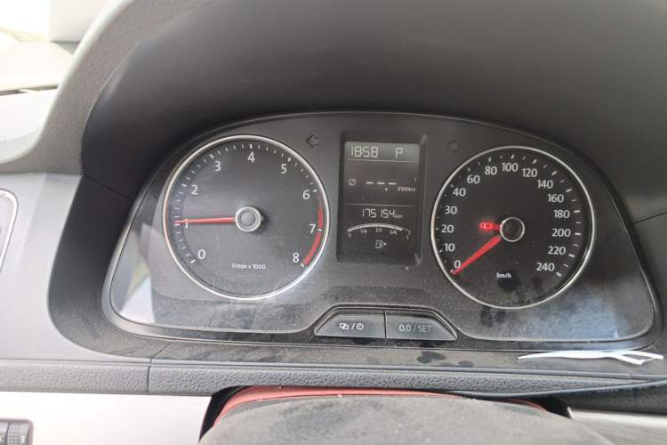 Used Volkswagen Lavida 2014 1.4 TSI DSG BlueMotion Technology Version Instrument Cluster