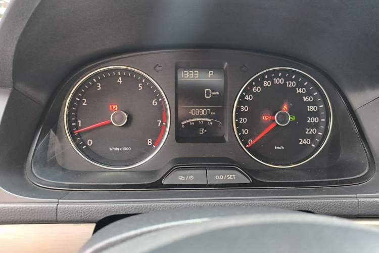 Used Volkswagen Lavida 2014 1.4TSI DSG Sport Edition Odometer Close Up
