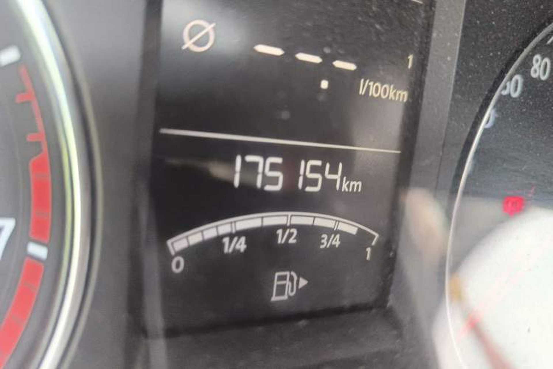 Used Volkswagen Lavida 2014 1.4 TSI DSG BlueMotion Technology Version Odometer Close Up