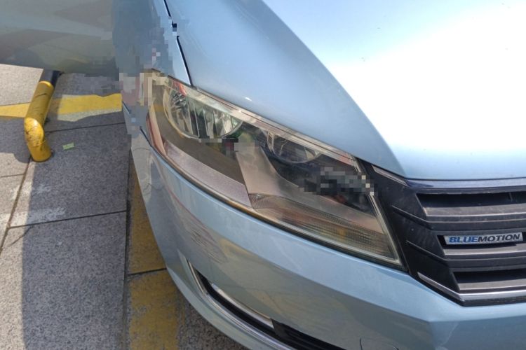 Used Volkswagen Lavida 2014 1.4 TSI DSG BlueMotion Technology Version Right Front Headlight