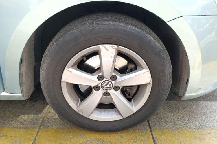 Used Volkswagen Lavida 2014 1.4 TSI DSG BlueMotion Technology Version Right Front Wheel Hub
