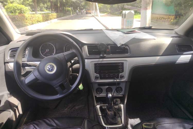 Used Volkswagen Lavida 2014 1.4 TSI DSG BlueMotion Technology Version Center Console