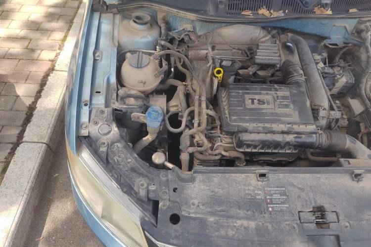 Used Volkswagen Lavida 2014 1.4 TSI DSG BlueMotion Technology Version Engine Bay Right