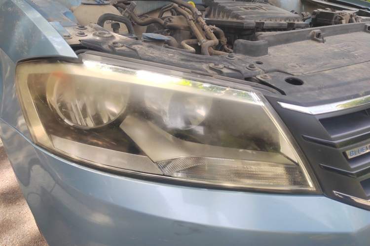 Used Volkswagen Lavida 2014 1.4 TSI DSG BlueMotion Technology Version Right Front Headlight