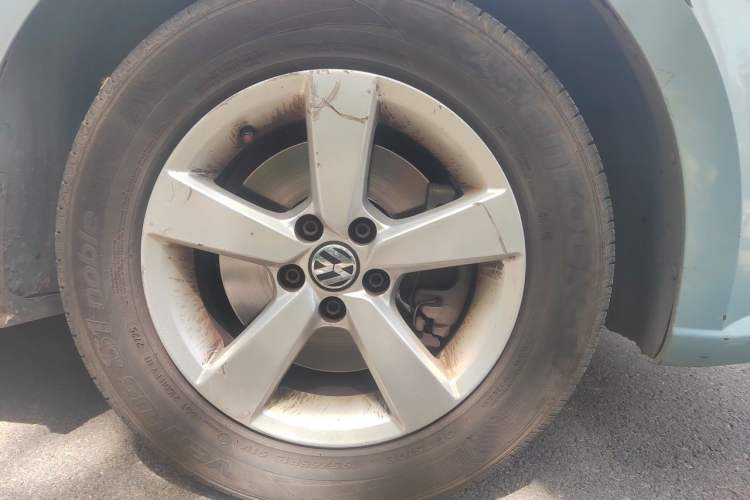 Used Volkswagen Lavida 2014 1.4 TSI DSG BlueMotion Technology Version Right Front Wheel Hub