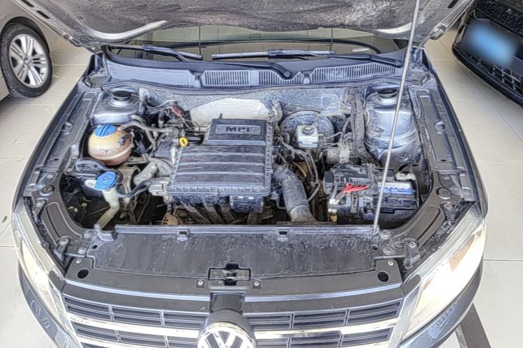 Used Volkswagen Lavida 2014 1.6L Automatic Sport Edition Engine Bay