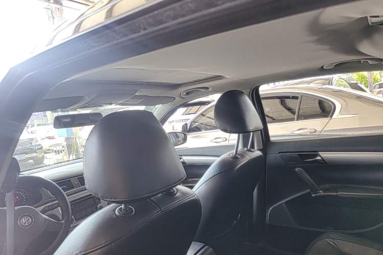 Used Volkswagen Lavida 2014 1.6L Automatic Sport Edition Headliner