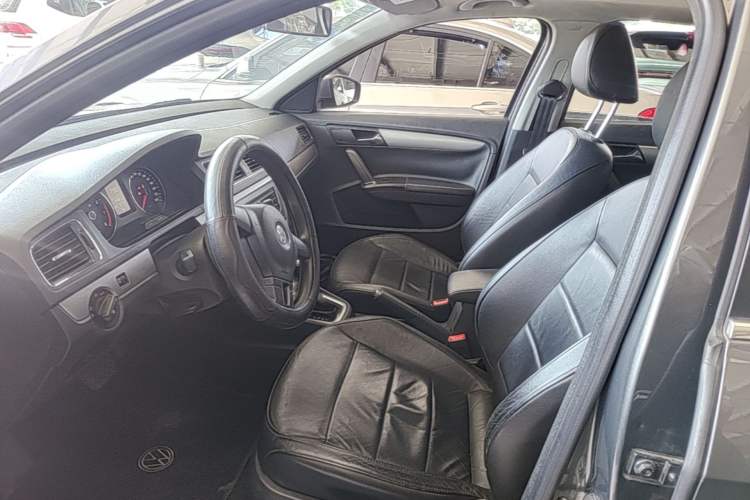 Used Volkswagen Lavida 2014 1.6L Automatic Sport Edition Left Front Seat