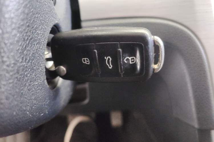 Used Volkswagen Lavida 2014 1.6L Automatic Sport Edition Vehicle Key