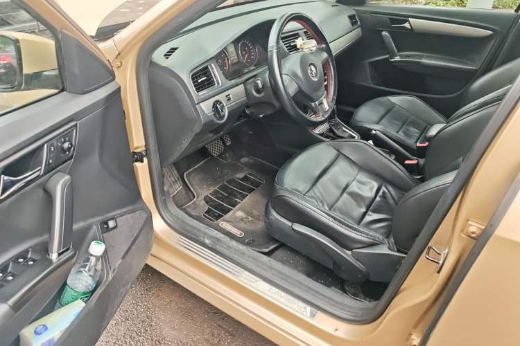 Used Volkswagen Lavida 2014 1.6L Automatic Sport Edition Driver Seat