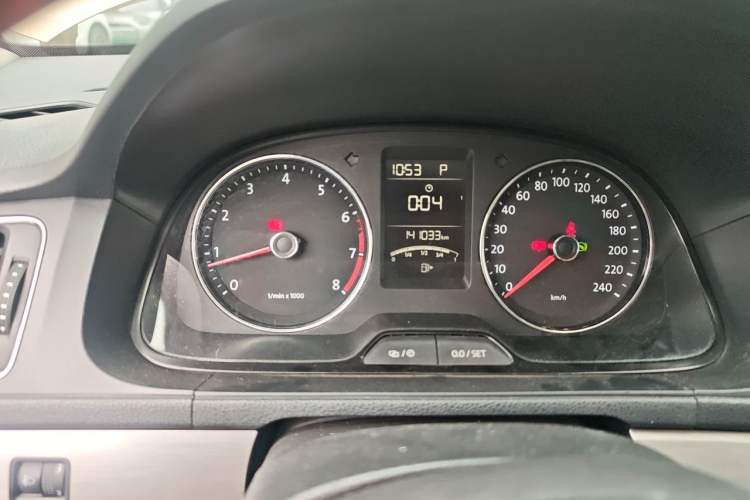 Used Volkswagen Lavida 2014 1.6L Automatic Sport Edition Instrument Cluster
