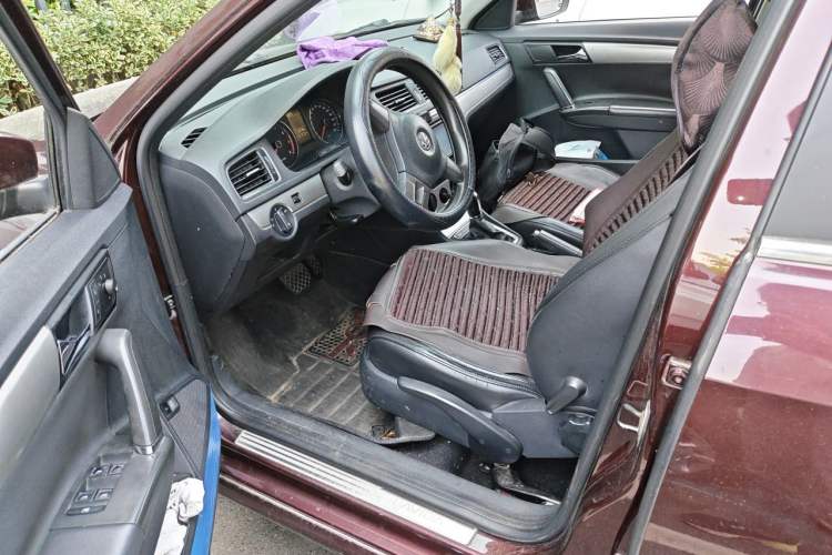 Used Volkswagen Lavida 2014 1.6L Automatic Sport Edition Driver Seat
