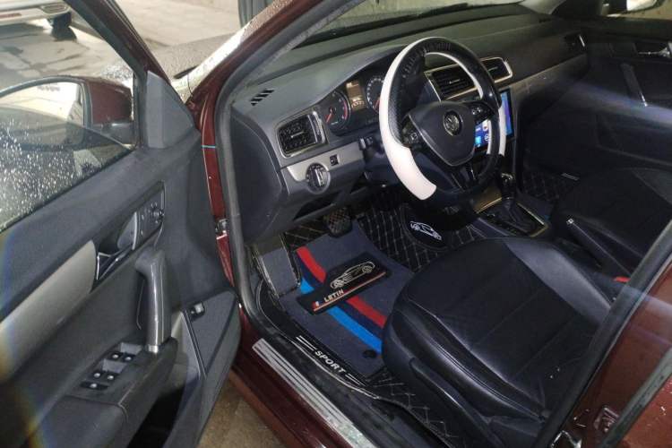 Used Volkswagen Lavida 2014 1.6L Automatic Sport Edition Driver Seat