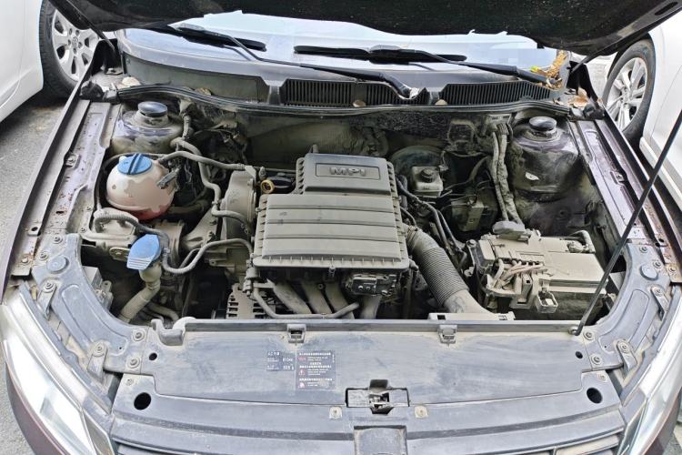 Used Volkswagen Lavida 2014 1.6L Automatic Sport Edition Engine Bay