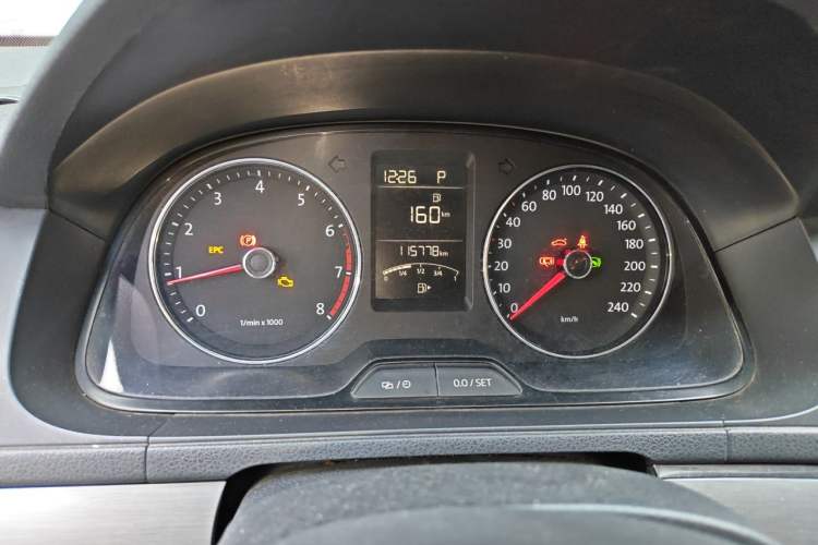 Used Volkswagen Lavida 2014 1.6L Automatic Sport Edition Instrument Cluster