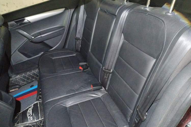 Used Volkswagen Lavida 2014 1.6L Automatic Sport Edition Left Rear Seat