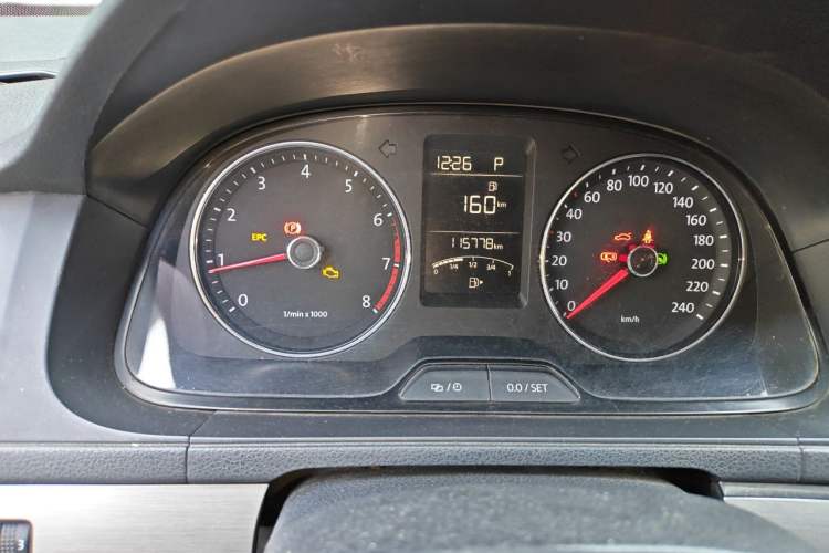Used Volkswagen Lavida 2014 1.6L Automatic Sport Edition Odometer Close Up